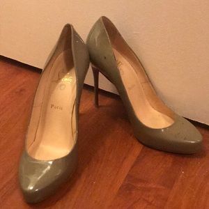 Grey patent Christian Loubotin heel size 41